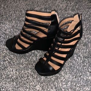Black Wedges
